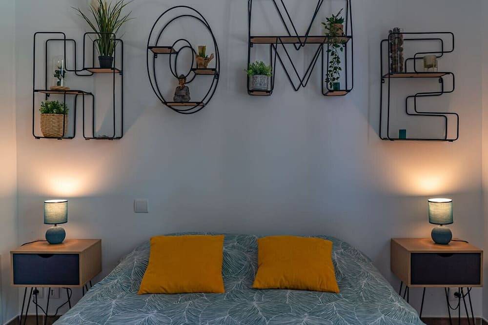 Contemporary Villa with infinity pool in Saint-Gély-du-Fesc, Montpellier region