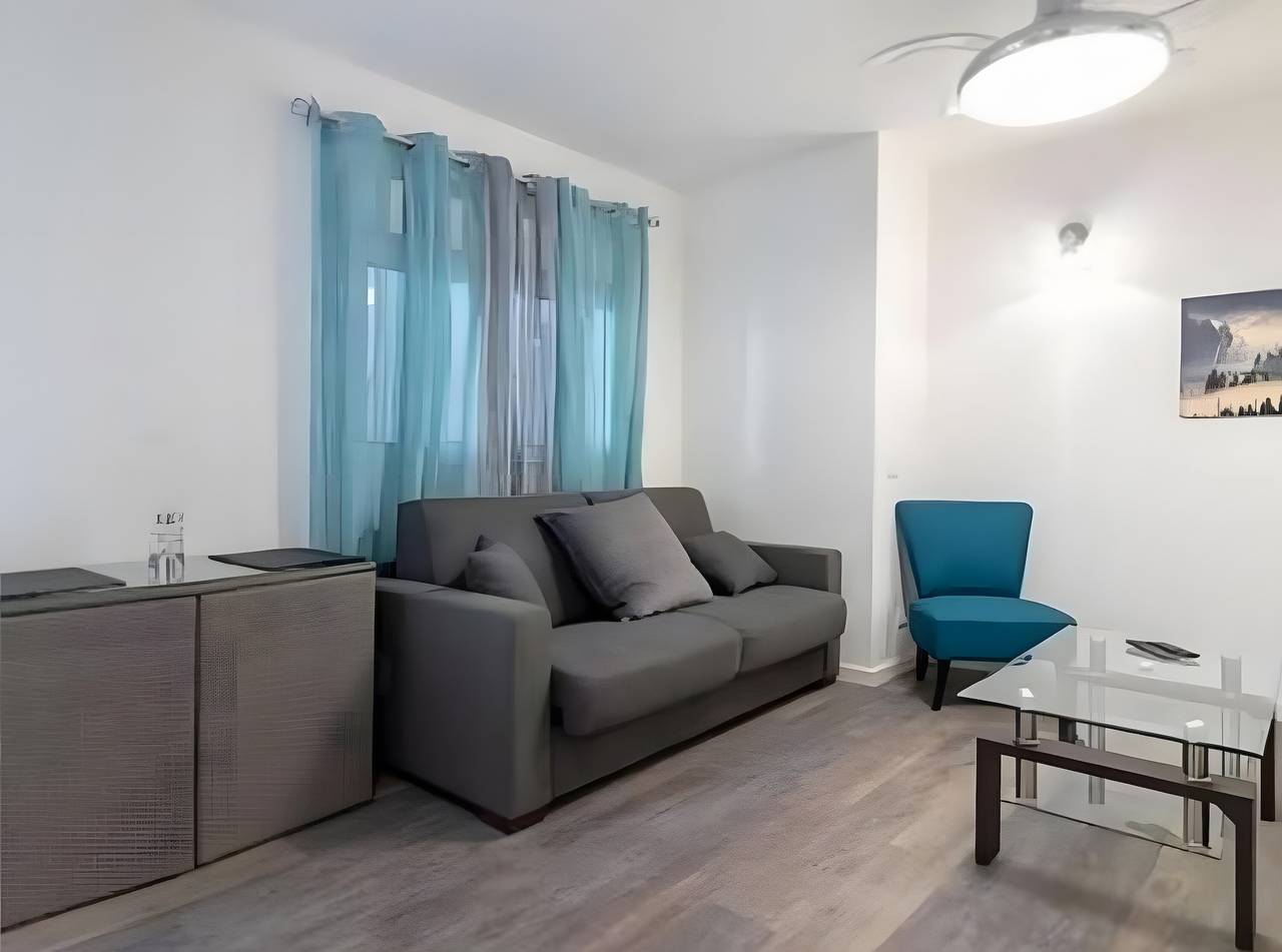 Appartement entier, Vacances 'Casa Paula - 22' avec vue sur les montagnes, piscine partagée et Wi-Fi in Arinaga, Agüimes