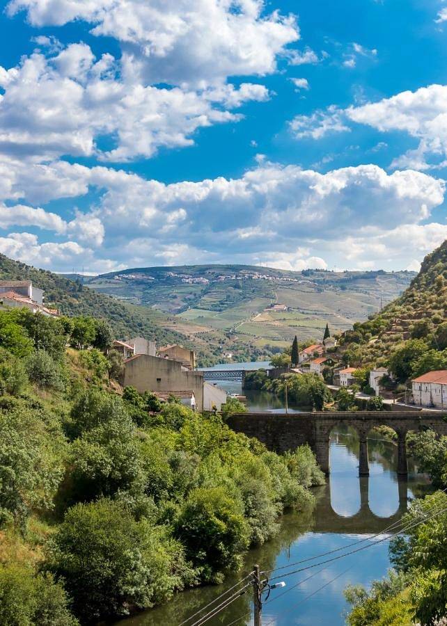 Chambre d’hôte pour 2 personnes, avec Balcon et Terrasse ainsi que Jardin et Piscine à Pinhão