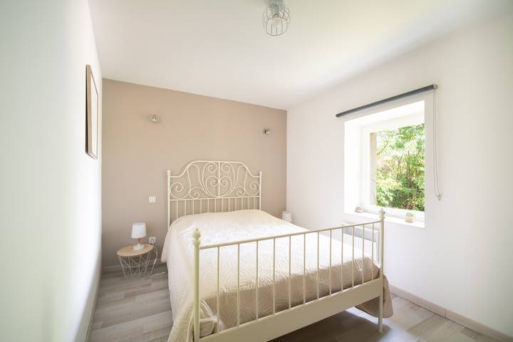 Ganze Wohnung, Ferienwohnung für 4 Personen mit Garten in Pougnadoresse, Nimes und Umgebung