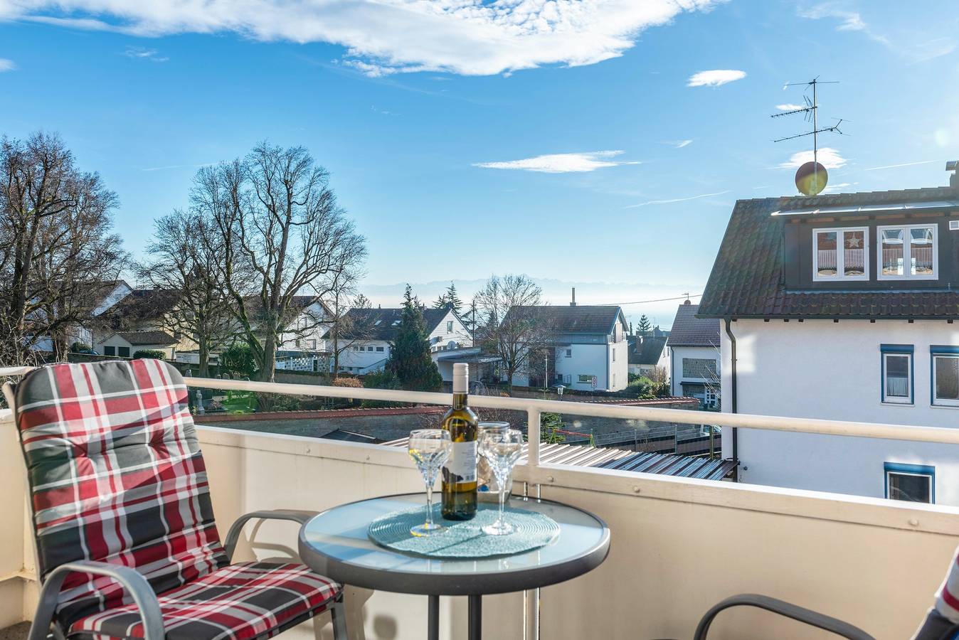 Entire apartment, Apartment 'Apfel' with Lake View, Shared Garden and Wi-Fi in Meersburg, Region Bodensee-Oberschwaben