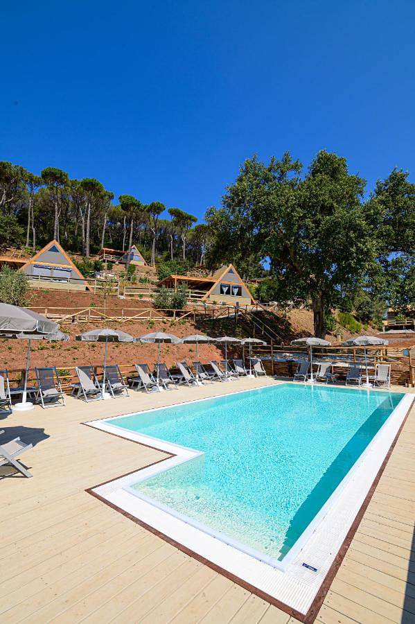 Camping für 2 Personen, mit Ausblick und Terrasse sowie Pool, mit Haustier in Italienische Riviera