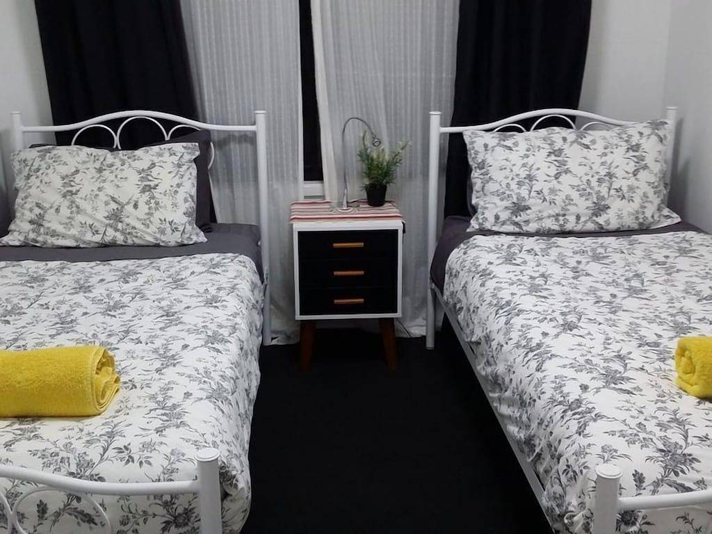 *** Himmel Nr. 2, 100% Pet Friendly Beach House *** in Pambula Beach, New South Wales