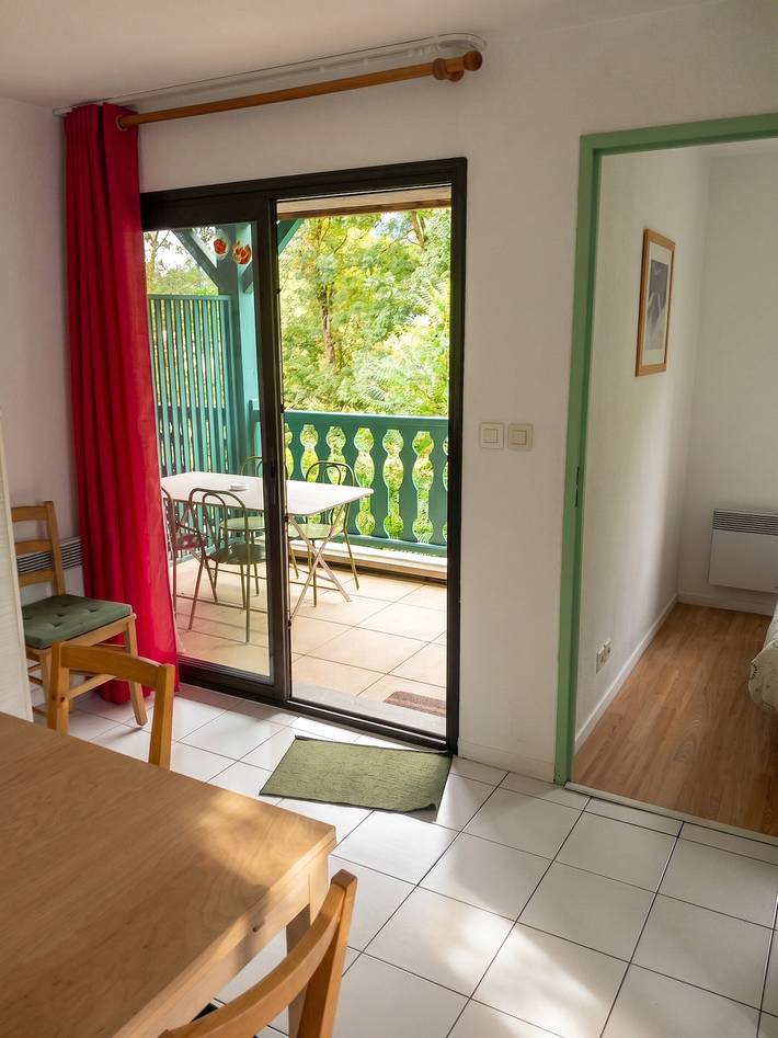 Entire apartment, Bright Apartment by the Lake in Arreau, 40 m² with Pool in Arreau, French Pyrenees