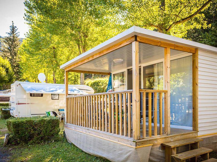 Flower Camping Le Pont du Tarn - Mobilheim 6 personen - Mobilheim O'hara Confort 25 m² - 2 Zimmer + Überdachte Terrasse + Tv 4/6 Pers. in Florac-Trois-Rivières, Cevennen