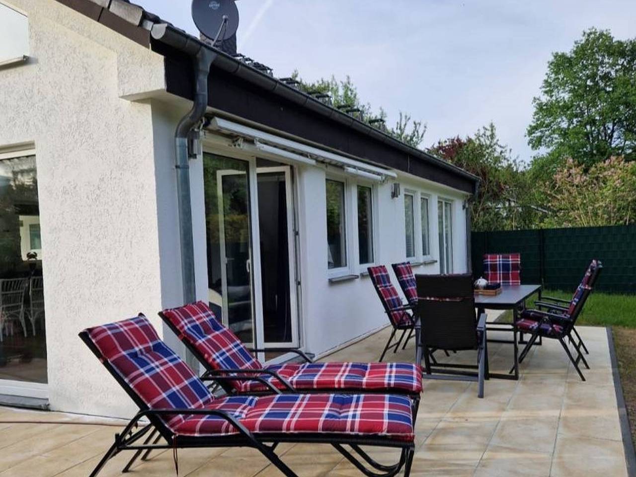 Ferienhaus 'Am See 19' mit Seeblick, Wi-Fi und Klimaanlage in Zehdenick, Ruppiner Seenland