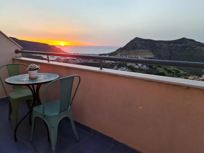 Apartamento de vacaciones para 4 personas, con terraza además de piscina y vistas, Se admiten mascotas - 1