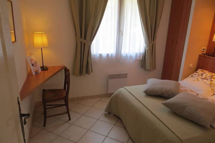 Location de vacances pour 3 personnes, avec terrasse ainsi que jardin et piscine, animaux acceptés à Figanières - 4