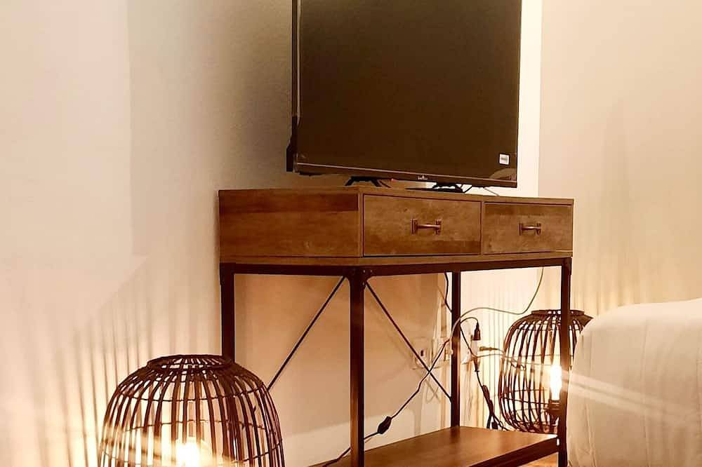 Apartamento entero, Charming 1-bedroom loft in delightful Imola with Wifi, Ac and private garden in Imola, Provincia de Bologna