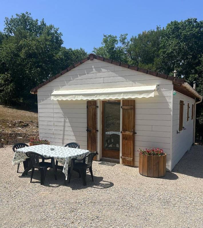 Location de vacances pour 3 personnes, avec Terrasse ainsi que Jardin et Vue à Brouchaud