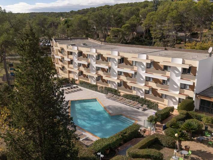 Hôtel pour 3 personnes, avec piscine et jardin