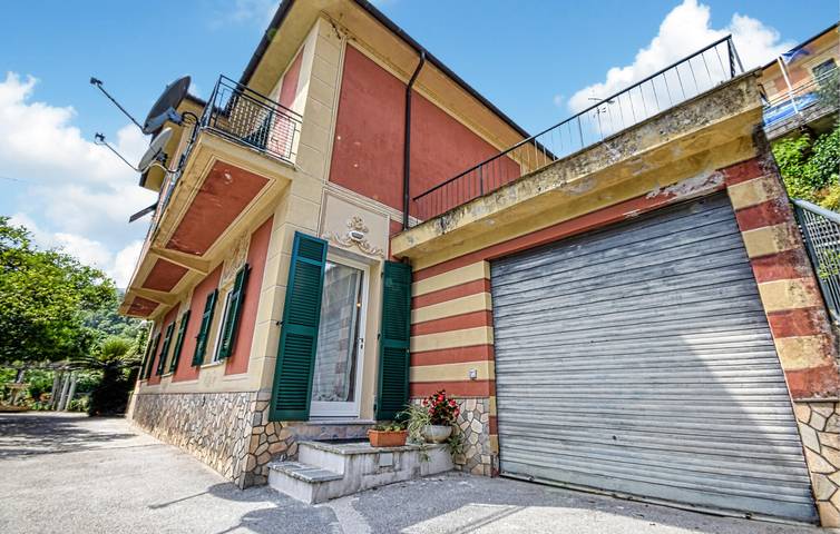 Appartamento intero, Appartamento sulla spiaggia con parcheggio e WiFi in Recco, Riviera di Levante