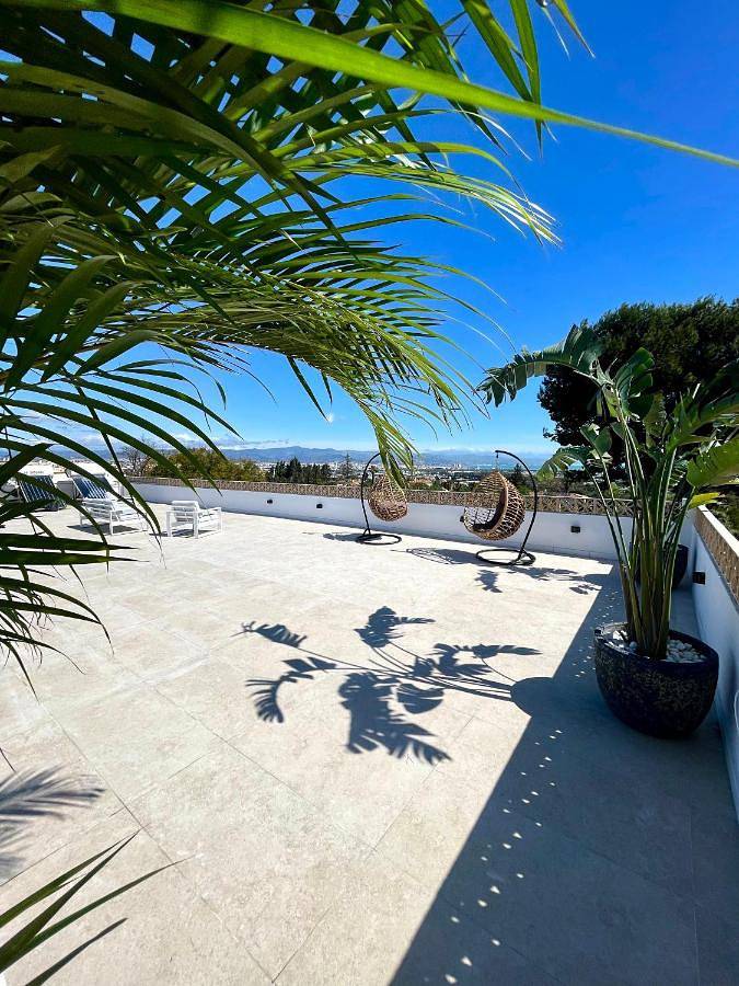 Casa rural para 24 personas, con piscina además de jardín y vistas en Churriana - 2