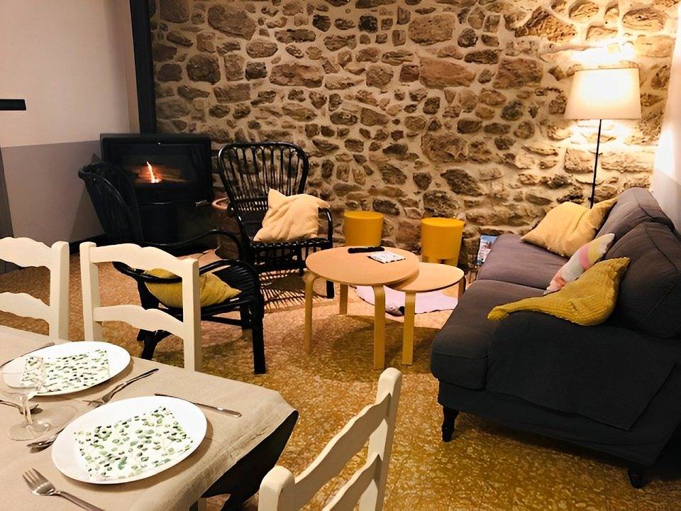 Maison de charme, 10 pers., piscine + spa, billard, baby-foot in Sanilhac, Massif central