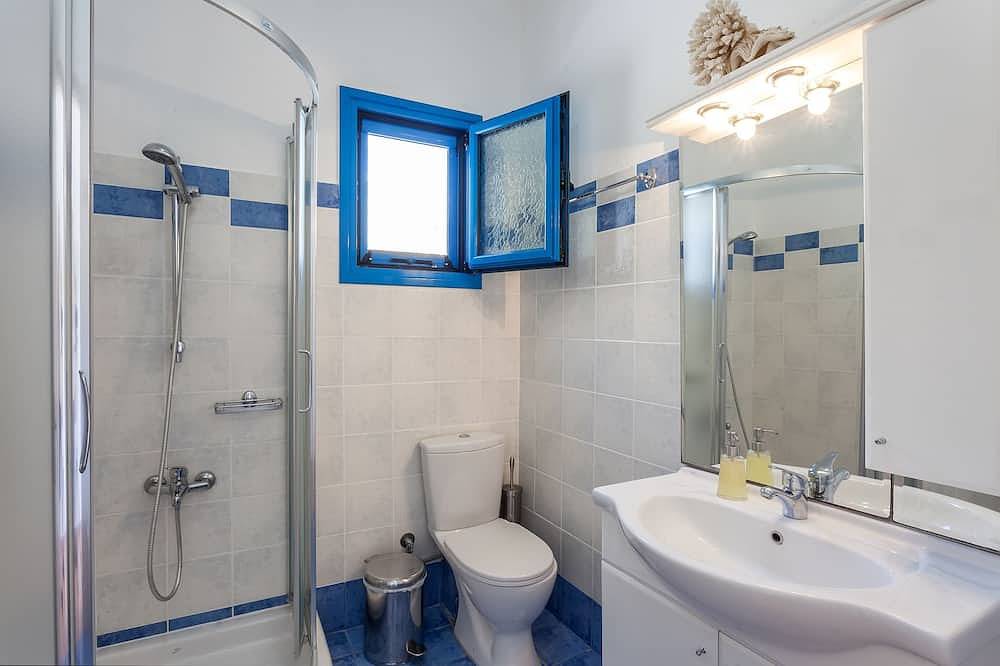 Villa with stunning view out to the sea accross the viladge of Glossa in Glossa, Sporades