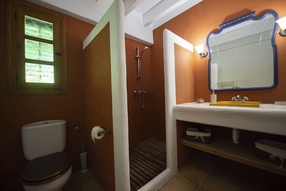Villa With Private Pool & Garden, 5 minutes walk to the Beach in Playa d'en Bossa, Ibiza (Municipality)