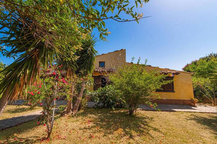 Gîte pour 6 personnes, avec Terrasse et Jardin à Torrenova