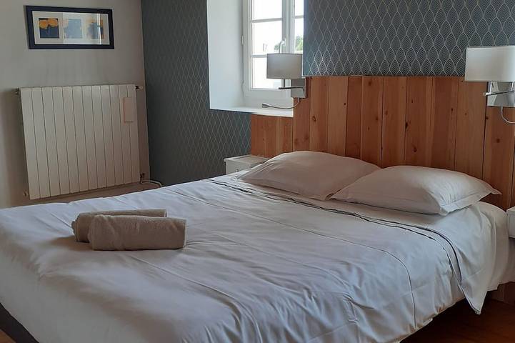 Location de vacances pour 8 personnes, avec terrasse et jardin à Saint-Xandre - 2