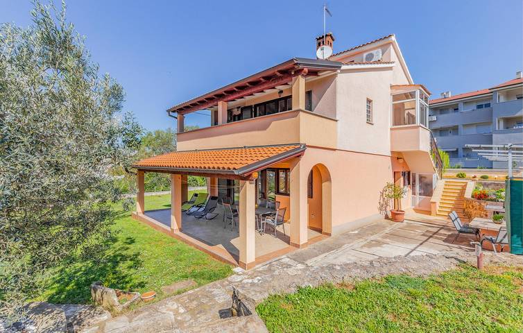 Ferienwohnung für 6 Personen, mit Terrasse und Garten in Pomer