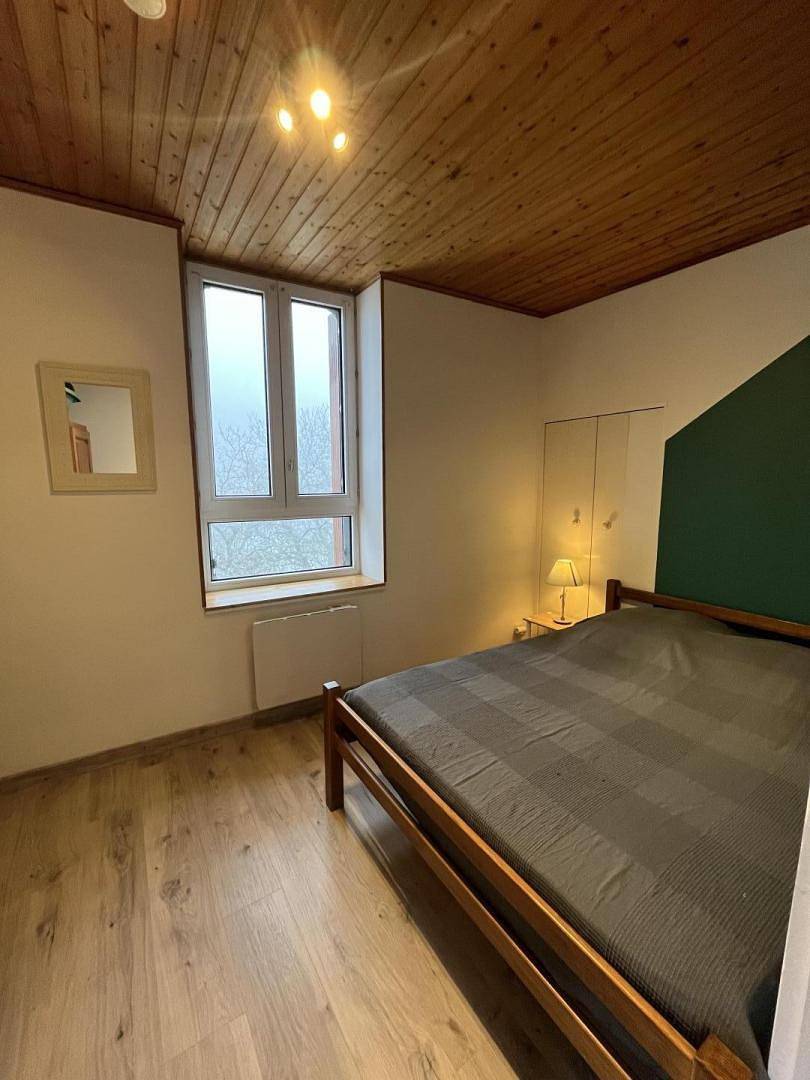 Ferienhaus mit Garten und Badewanne, 2km von L'Ain in Sonthonnax-la-Montagne, Nantua