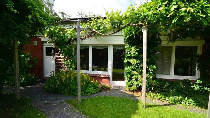 Ferienwohnung für 4 Personen, mit Terrasse und Garten in Emden