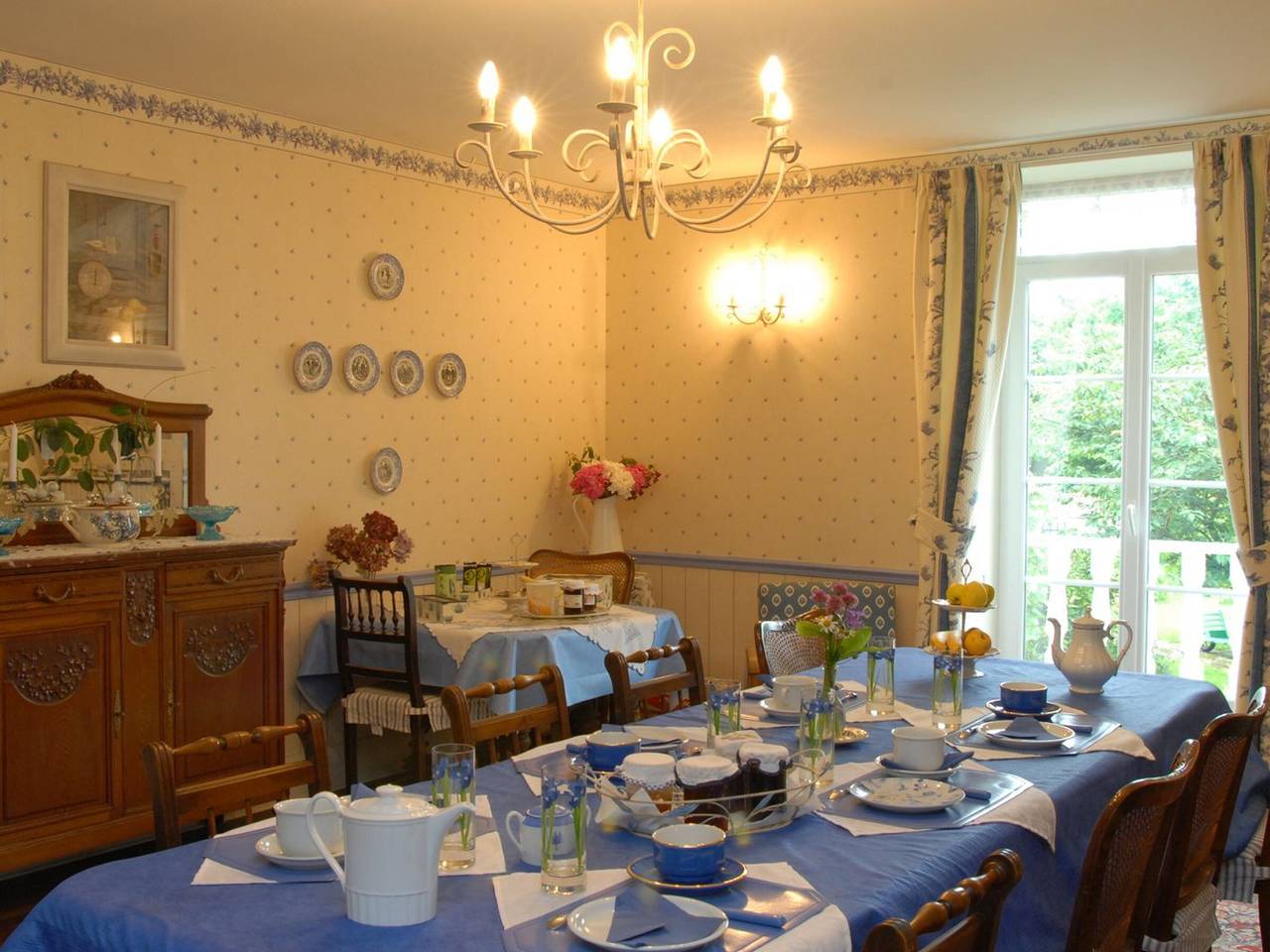 Habitaciones amplias con baño, salón con chimenea, jardín relajante - Lorena in Watronville, Verdún