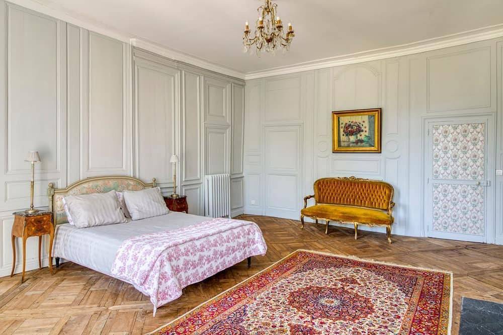 Chateau Des Temps - Dix Chambres , Couchages 20 in Pleurs, Marne