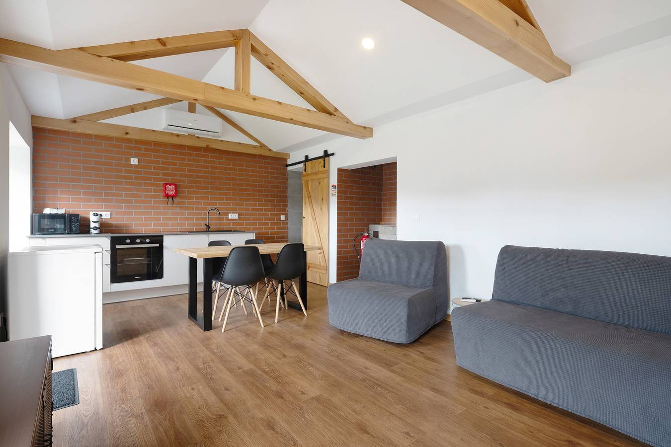 Holiday Home 'Das Almas' with Mountain View, Wi-Fi and Air Conditioning in Angra do Heroísmo, Terceira (Azorene)