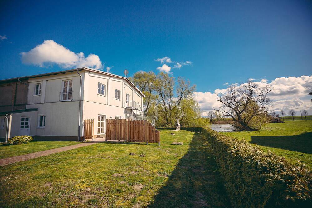 Ganze Wohnung, Ruhiges Appartement in Seenähe - ideal für Familien in Ludorf, Müritz