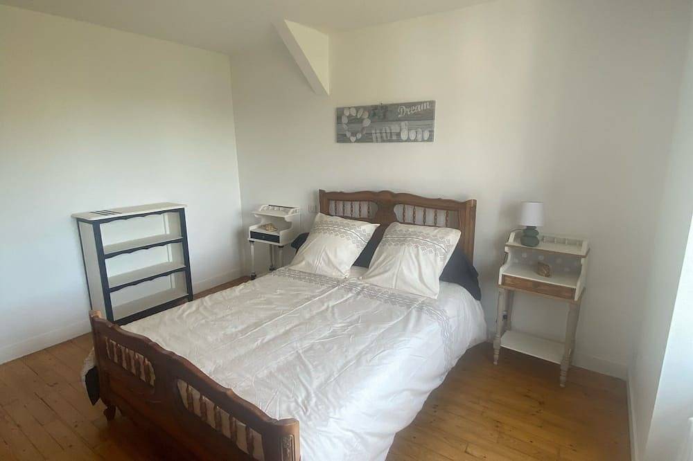 Beautiful house located in Bono in the heart of the Gulf of Morbihan near Auray Carnac. in Bono, Côte des Mégalithes