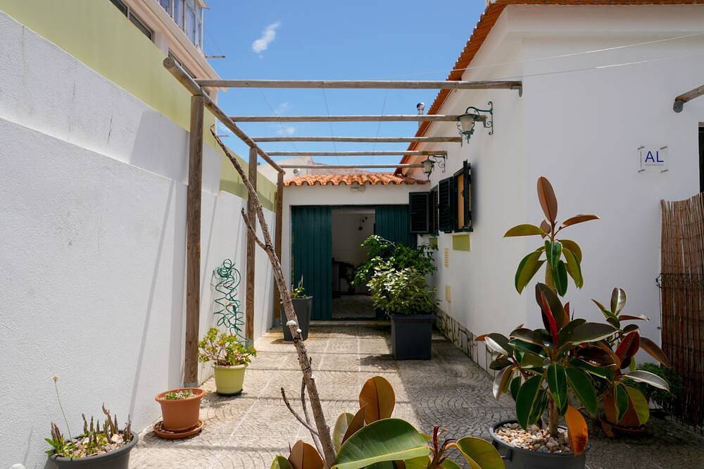2 Bed Apartment with Patio in Cascais e Estoril, Costa de Lisboa