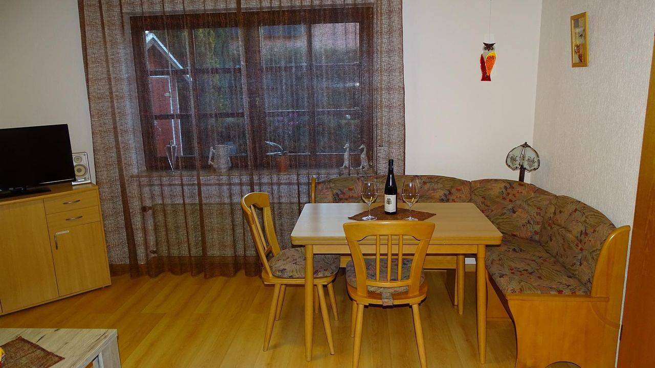 Ganze Ferienwohnung, Ferienwohnung für 2 Personen (60 m²) in Wierschem in Burg Eltz, Wierschem