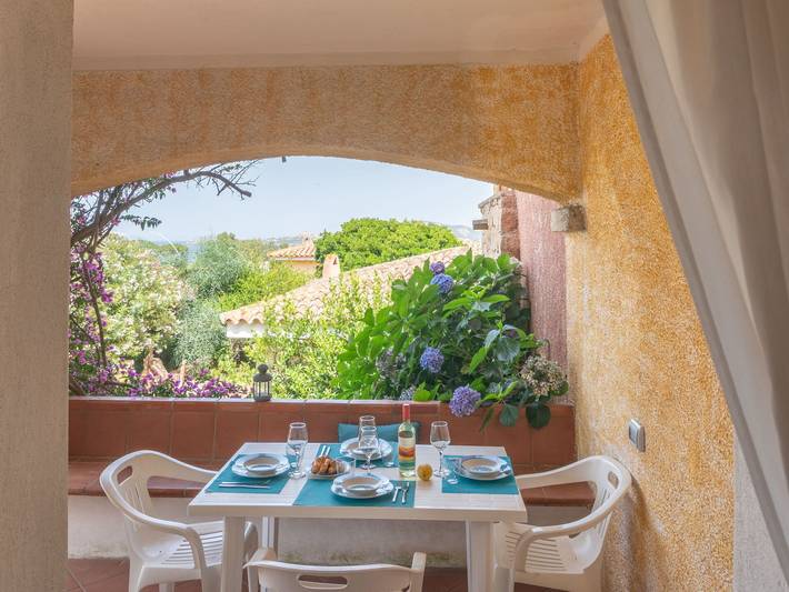 Gîte pour 4 personnes, avec Terrasse et Jardin à Arzachena