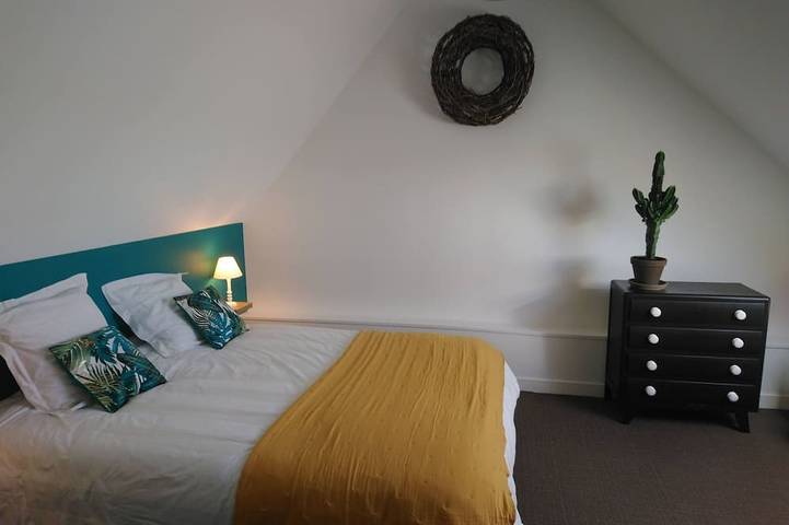 Apartamento entero, Apartamento-Romántico-Baño privado con ducha-Terraza-isle 2 in Port-Bail-sur-Mer, Côte de la Déroute