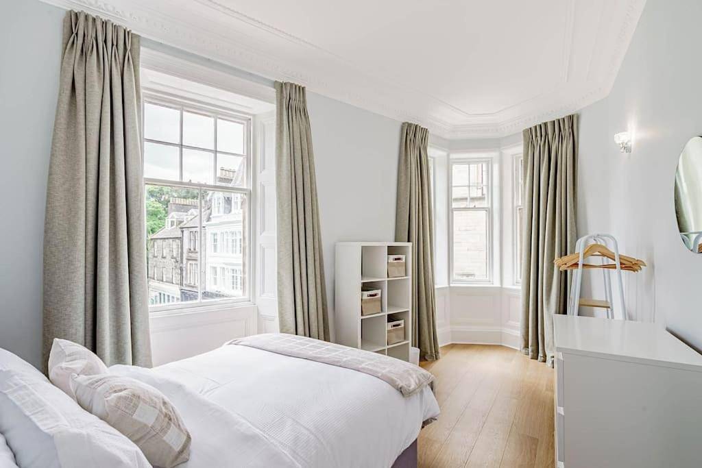 Entire apartment, Spacious City Apt - Dunfermline in Dunfermline, Fife region