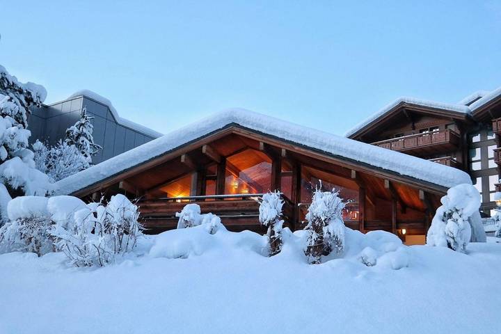 Chalet für 7 Personen, mit Balkon und Terrasse sowie Garten und Ausblick