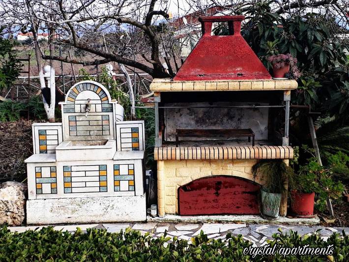 Gîte pour 4 personnes, avec terrasse et jardin ainsi que piscine et vue, animaux acceptés dans Kavos - 4