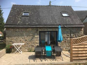 Location de vacances pour 6 personnes, avec terrasse ainsi que piscine et jardin à Sainte-Hélène (France)