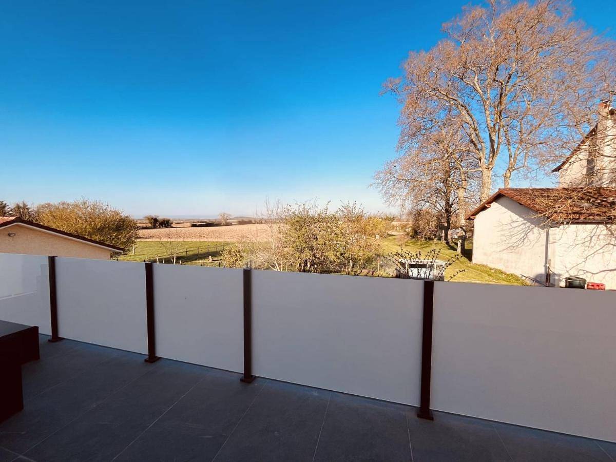 Appartement entier, Le T3 Élégance Lyon aéroport in Janneyrias, Région de Vienne