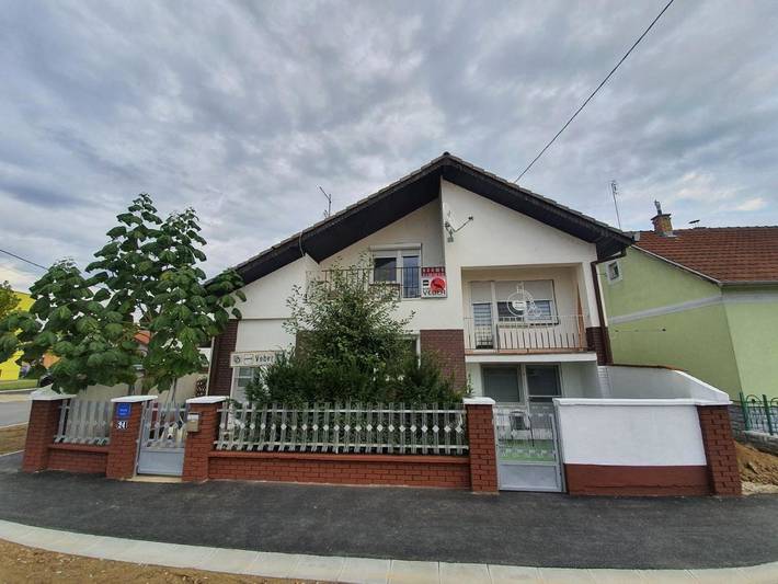 Chambre d’hôte pour 4 personnes, avec Terrasse ainsi que Jardin et Vue dans Slavonie