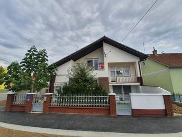 Chambre d’hôte pour 4 personnes, avec vue ainsi que terrasse et jardin dans Slavonie