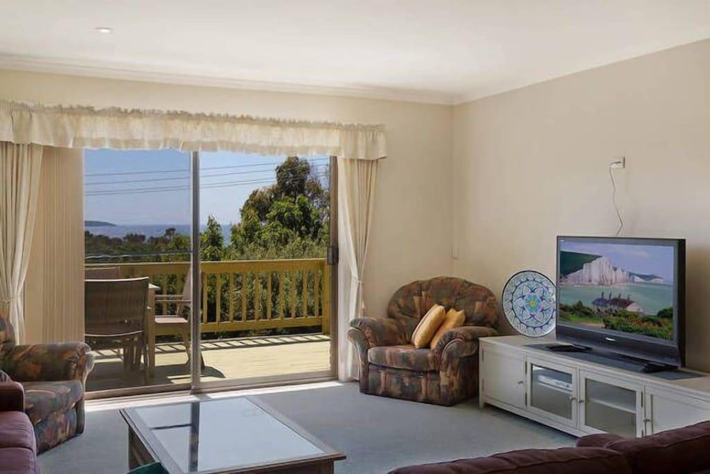 Pete's Place-Seaviews-kurzer Spaziergang zum Strand. in Pambula Beach, New South Wales