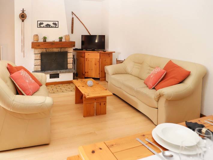 Gîte pour 5 personnes, avec vue sur le lac et balcon à Orsières - 3