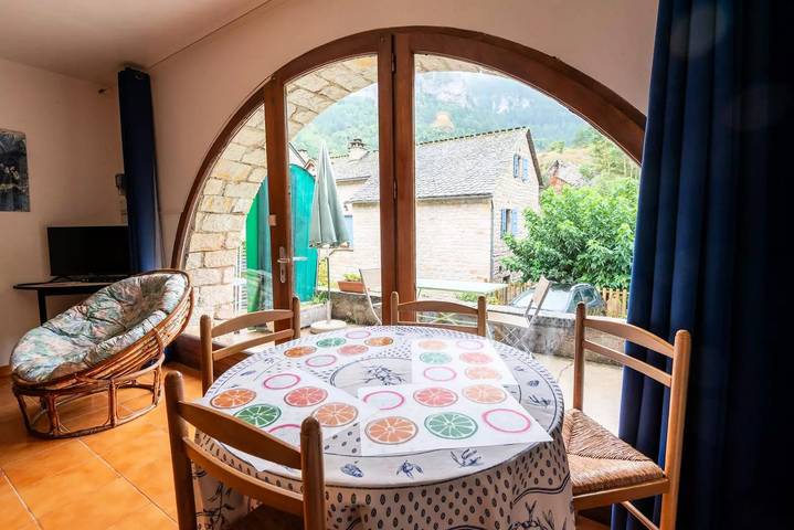 Gîte pour 4 personnes, avec jardin à Sainte-Enimie - 2