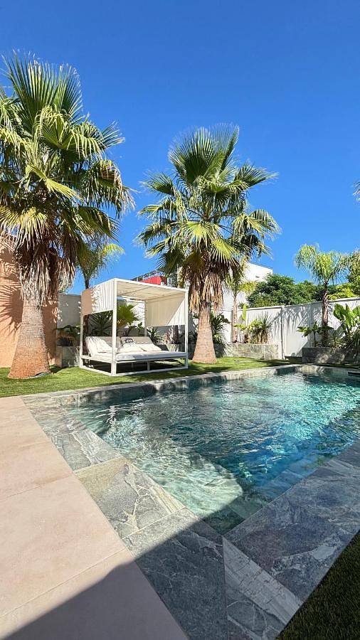 Apartamento de vacaciones para 4 personas, con jardín además de vistas y piscina - 1
