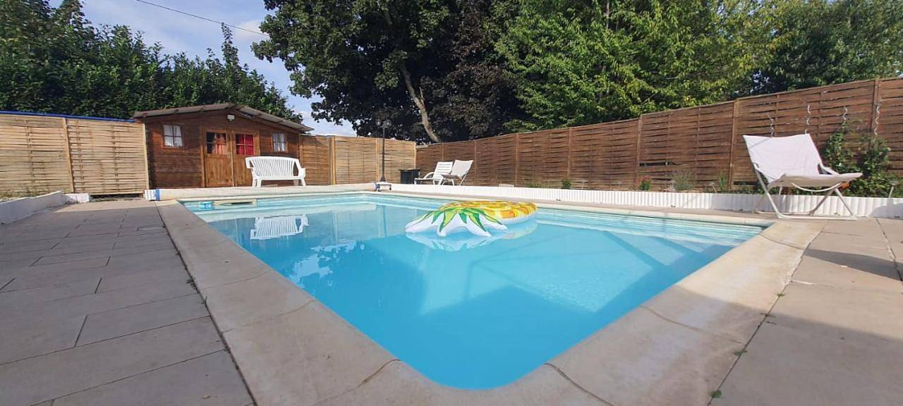Appartement entier, Paisible T2 avec Piscine en option in La Ferté-Gaucher, Seine-et-Marne