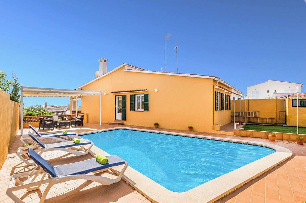 Villa Paula Punta Prima - Sleeps 5 in Punta Prima, Sant Lluís