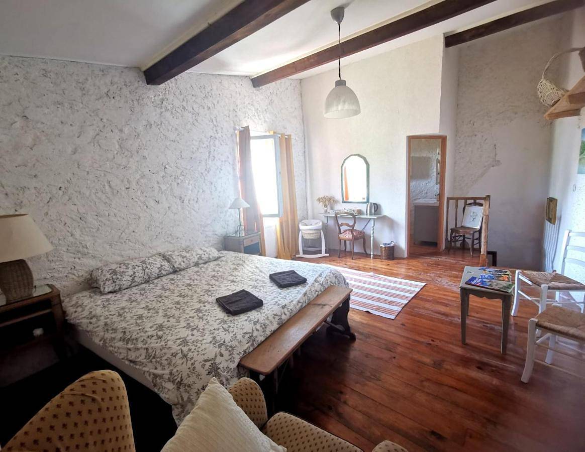 Appartement de vacances entier, Double or Twin Room with Private Bathroom in Cavanac, Région de Carcassonne