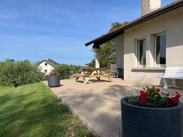 Cottage pour 11 personnes, avec vue et jardin à Meussia