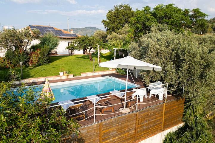 Villa con piscina per 6 persone, con giardino, con animali domestici in Provincia di Messina